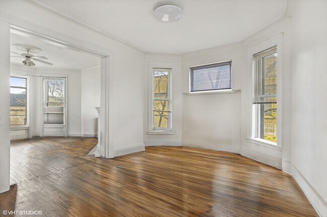 Foto del edificio - 3748 N Sheffield Ave