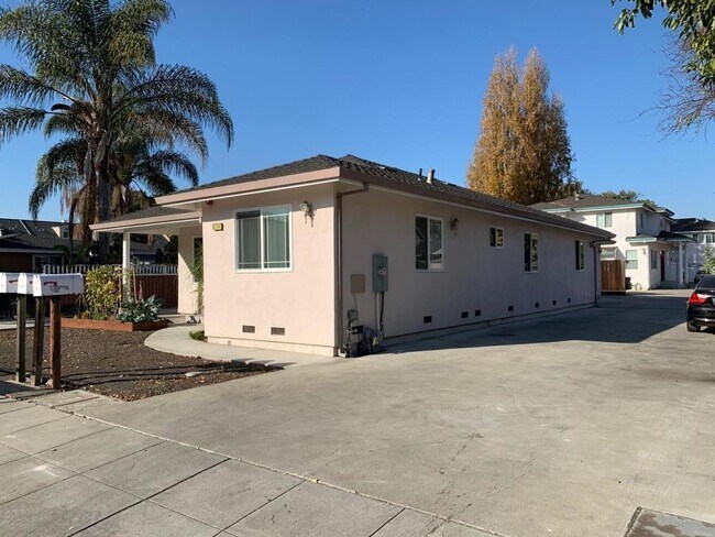 Foto del edificio - 877 Donohoe St