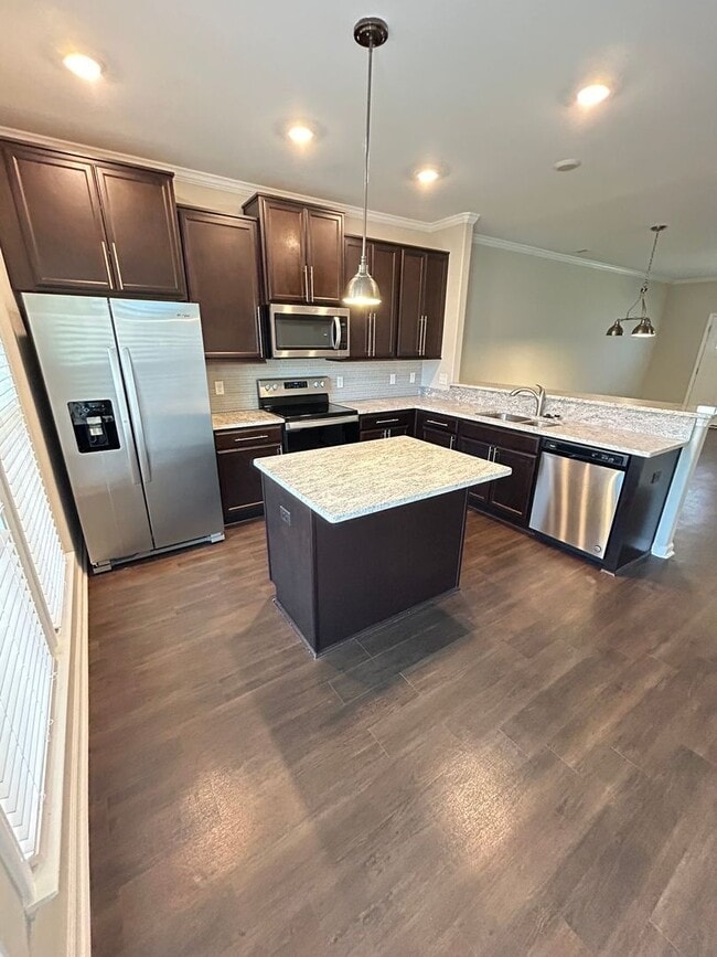 Building Photo - 3 Bedroom/ 2.5 Bathroom Berwick area in Sa...