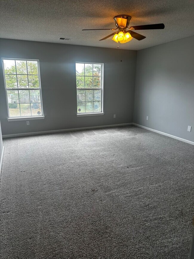 Foto del edificio - Beautiful 3-Bedroom Home in Ladson