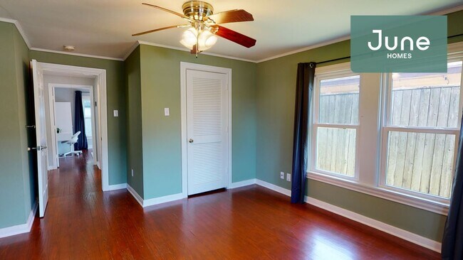 Foto del edificio - ROOM ONLY in 3-bed/2.0-bath Home