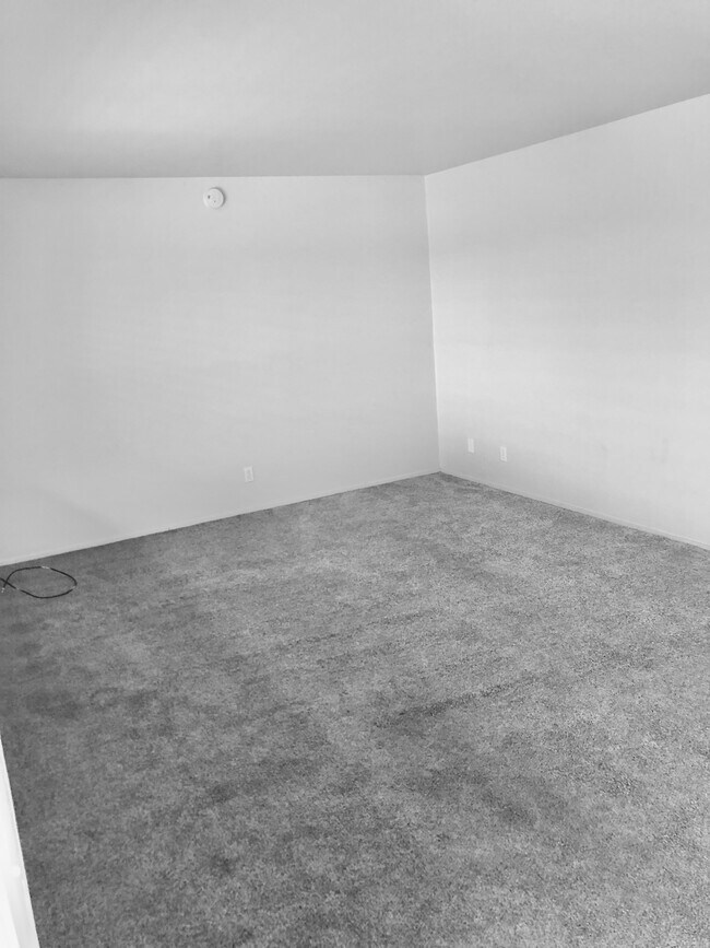 Building Photo - 454 Paula Ct