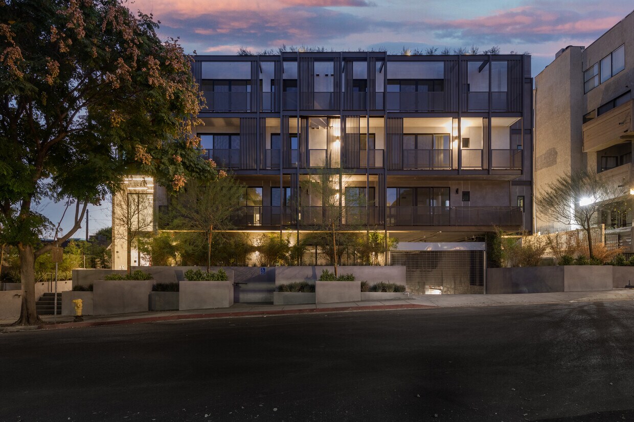 Larrabee Residences 829 Larrabee St West Hollywood, CA