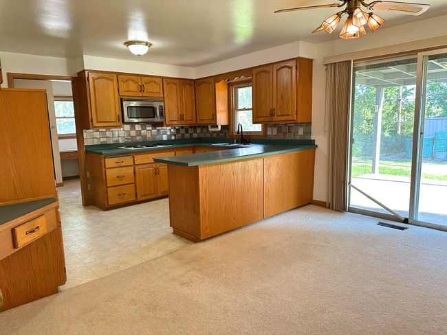 Kitchen/Dining - 848 W Cecil St