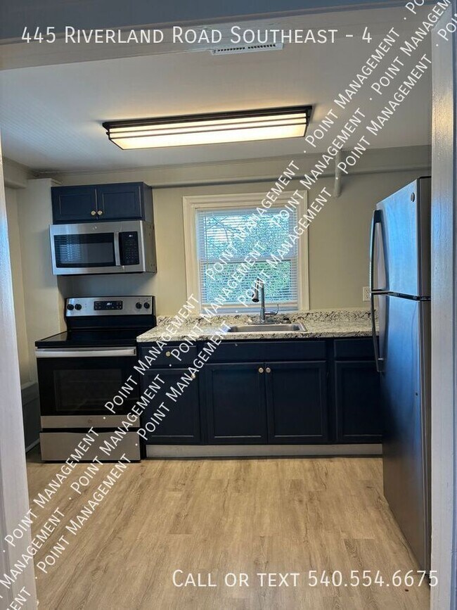 Building Photo - 445 Riverland Rd SE