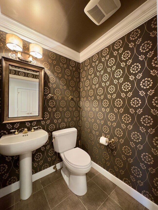 Foto del edificio - Elegant 2 Bedroom/2.5 Bathroom Apartment with Den, 2 Parking Spaces, and Storage Unit in Canton, ...