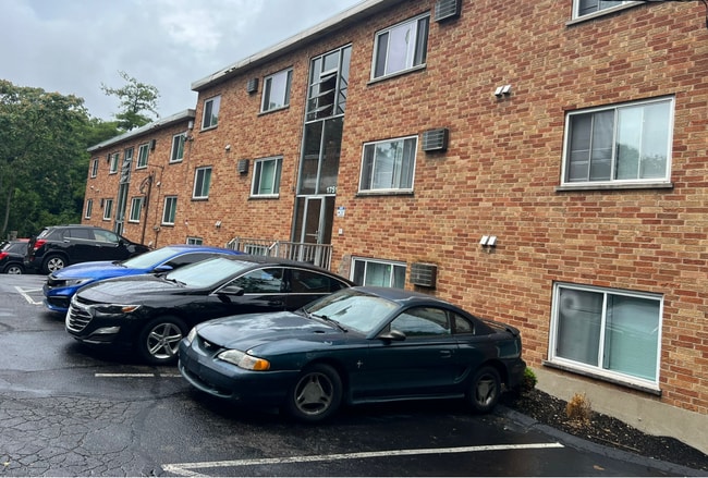 Building Photo - 1751 Gilsey Ave