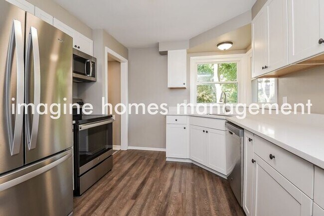 Building Photo - Wonderful 3 Bedroom Home in Northfield