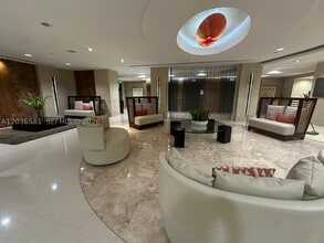 Building Photo - 2555 Collins Ave