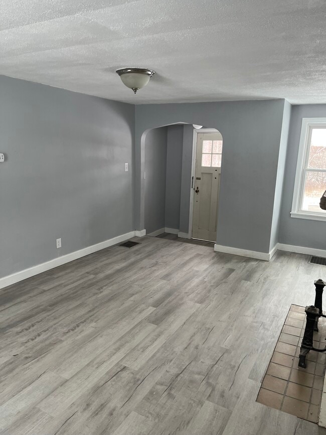 Foto del edificio - 61 Brehm Rd