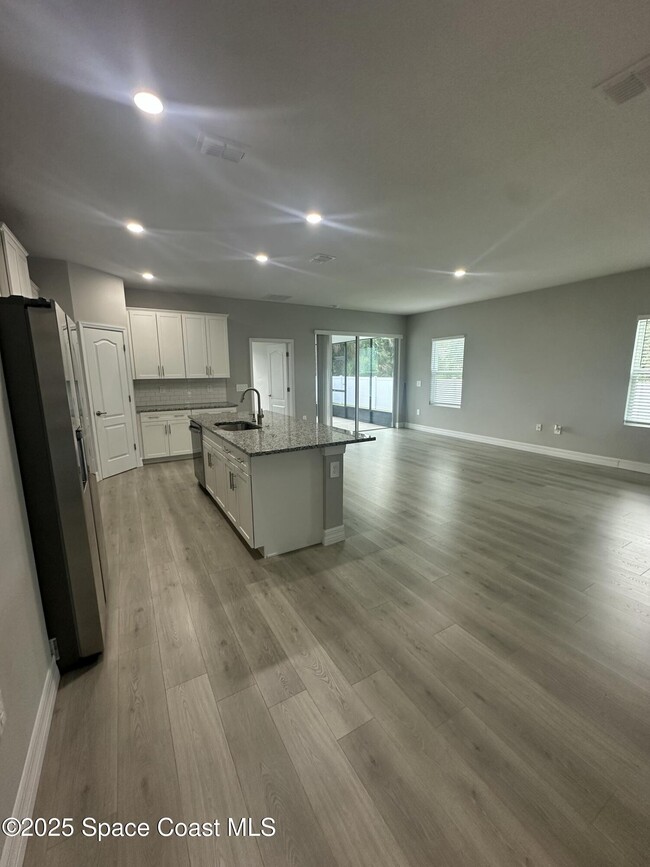 Foto del edificio - 871 Buchanan Ave SE