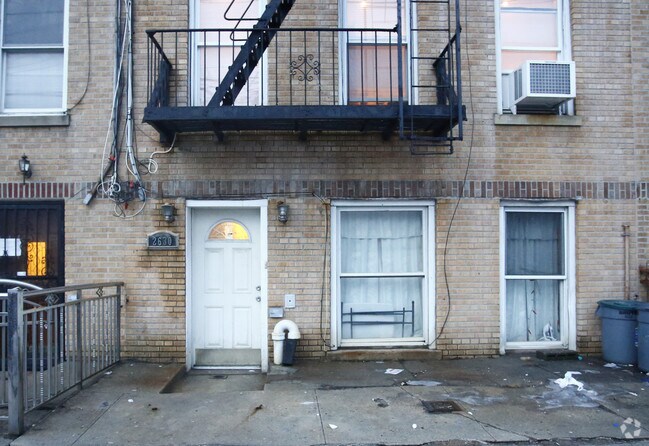 Building Photo - 2630 Harway Ave