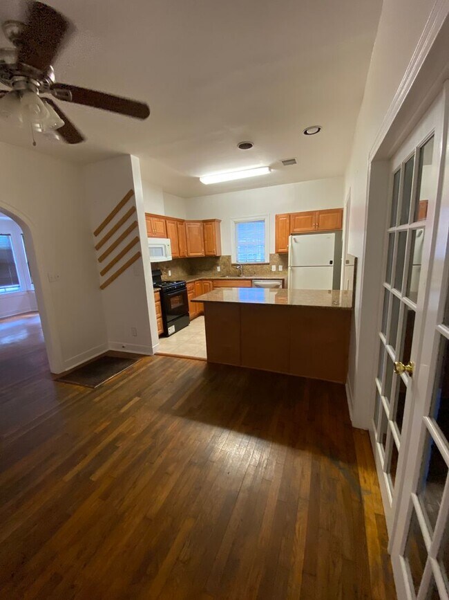 Foto del edificio - 814 E 30th St