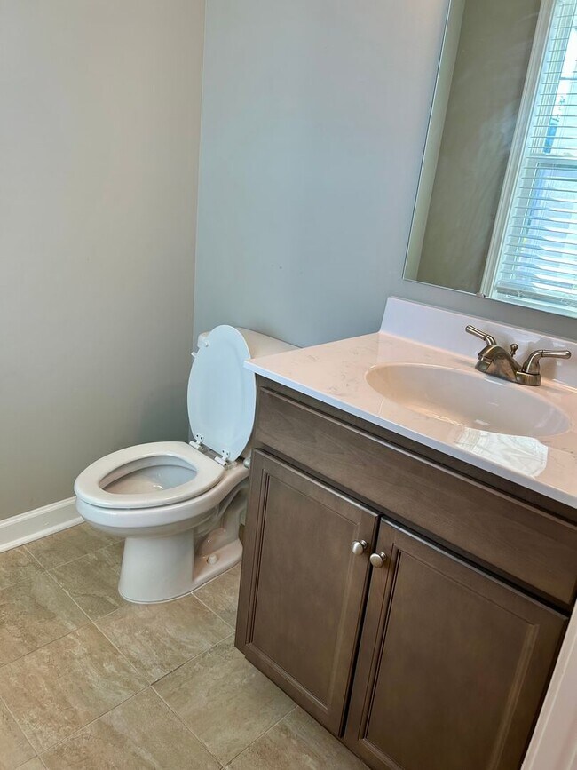 Building Photo - Beautiful 3/2.5 Home in Leland!