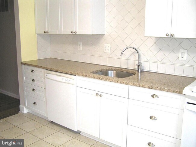 Foto del edificio - 10053 Chestnut Wood Ln