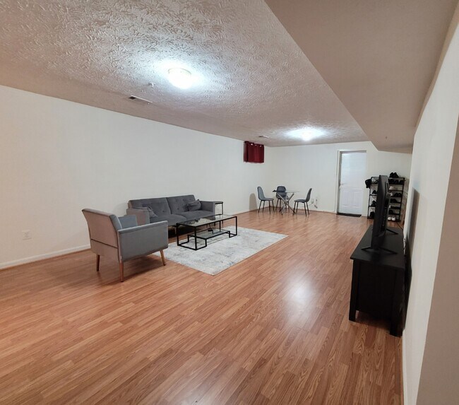 Foto del edificio - 1409 Old Cannon Rd