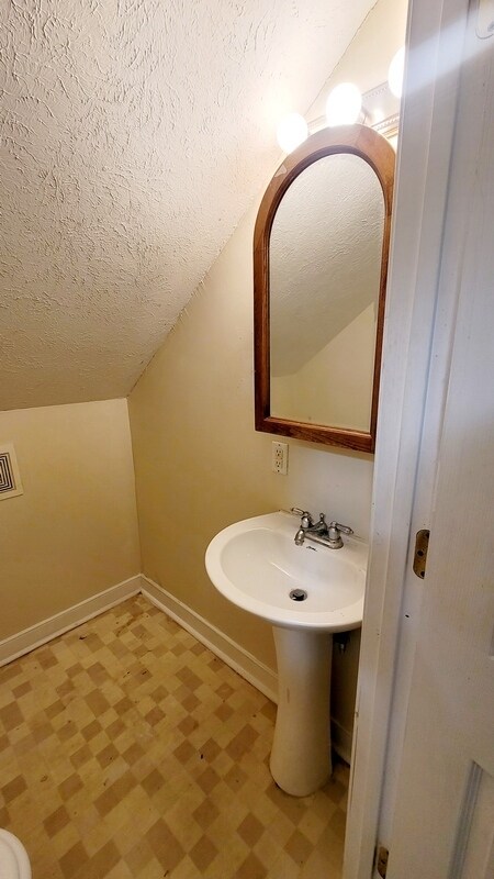 Foto del edificio - 2417 Byron St