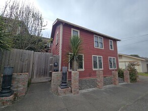 Building Photo - 626 O St