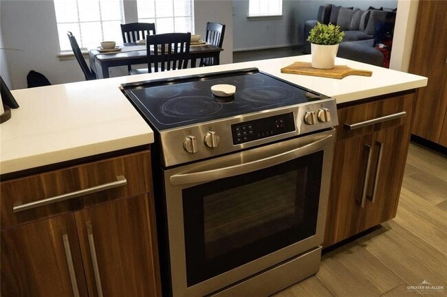 Foto del edificio - 17 Highland Park Ave