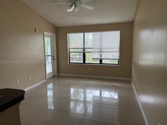 Foto del edificio - 4481 W McNab Rd