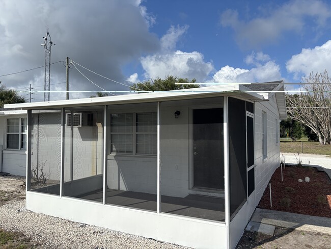 Foto del edificio - 1207 W Pierce St