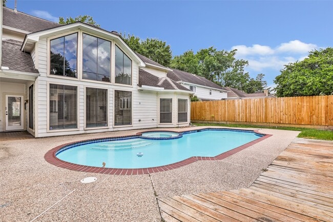 Foto del edificio - 12102 Moorcreek Dr