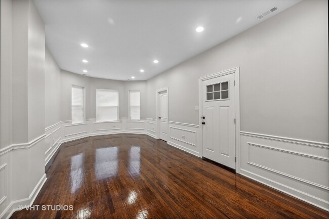 Building Photo - 6607 S Sangamon St