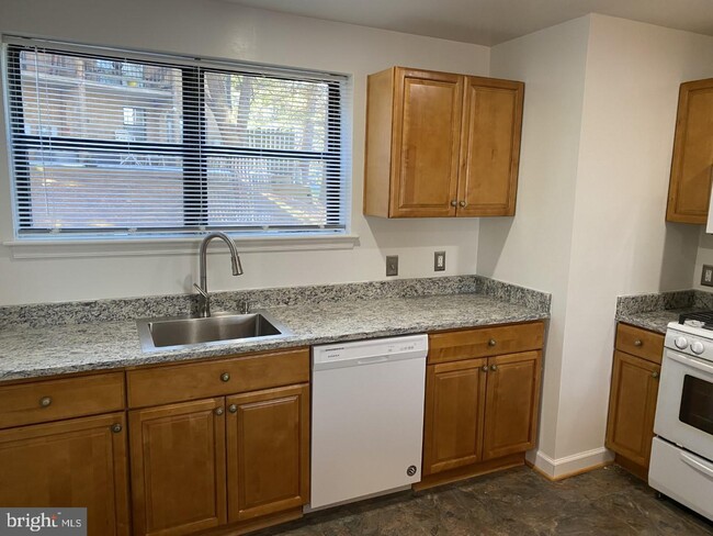 Foto del edificio - 3318 Banneker Dr NE