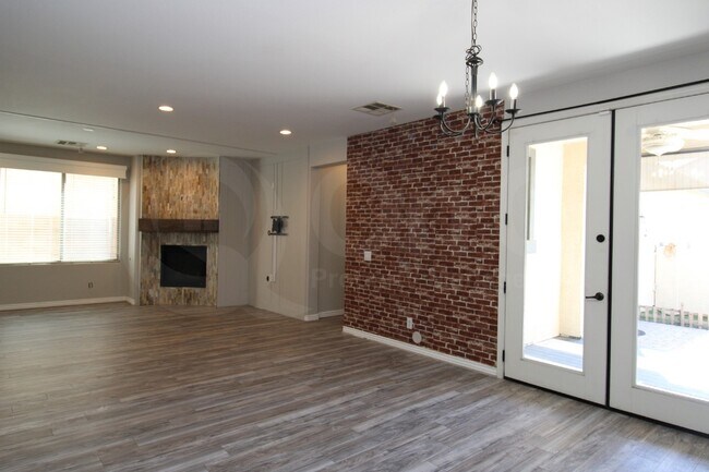 Foto del edificio - 1668 S Parkcrest St
