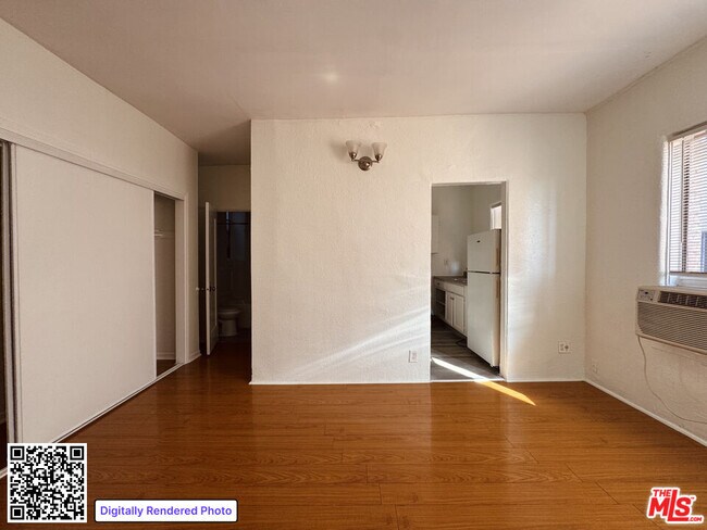 Building Photo - 920 S Hobart Blvd