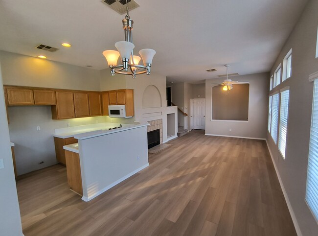 Foto del edificio - Cypress Townhomes - End Unit - 2 Garage - ...