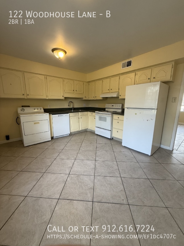 Building Photo - 122 Woodhouse Ln