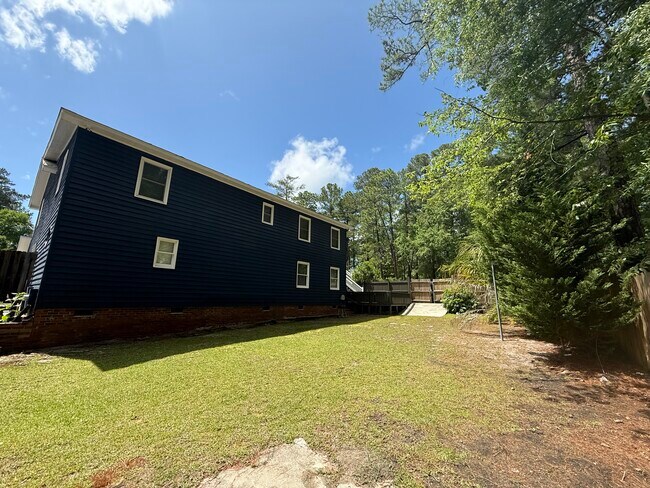 Foto del edificio - 160 Whitwood Cir