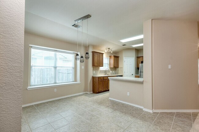 Foto del edificio - 3353 Rod Carew Dr