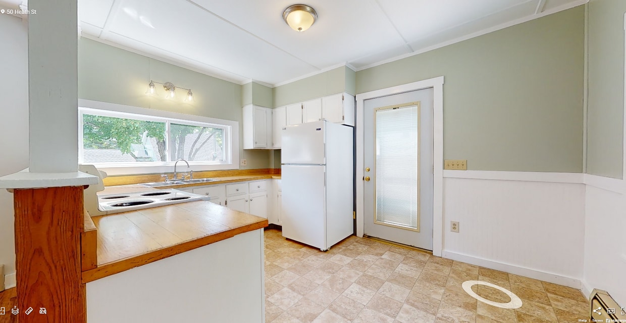 Kitchen - 50 Heath St