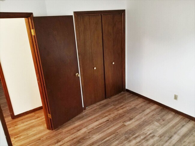 Foto del edificio - $100 OFF 1st Month! Updated 2 Bed, 1 Bath Townhouse next to NAU!! Students & Sm. Pets OK !! Avail...