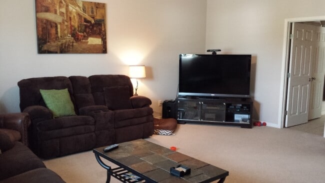 Building Photo - 1623 SW Shelby Dr