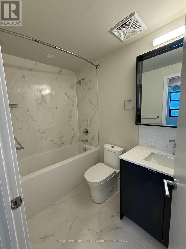 Building Photo - 1606 Charles St