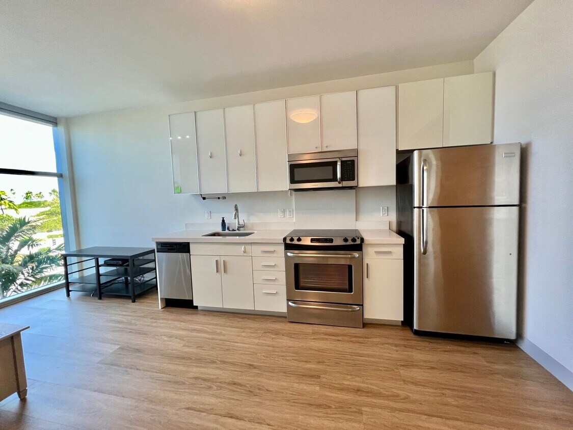 Primary Photo - Studio, 1 Bath, 1 Parking located at The C...