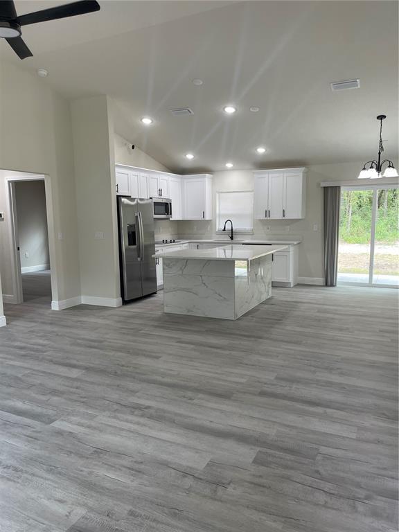 Building Photo - 10631 N Frantz Ave