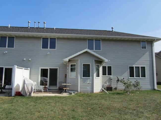 Foto del edificio - N511 Willowcrest Ct