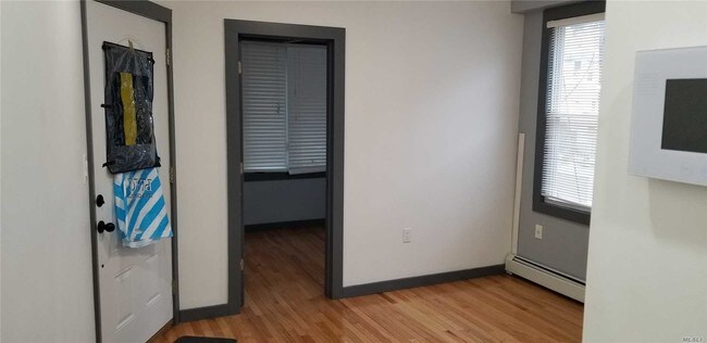 Foto del edificio - 111-24 157th St