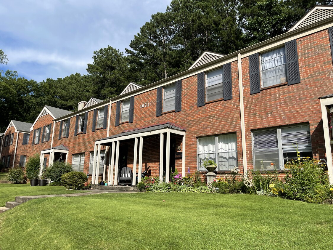 Primary Photo - 1611 Valley Ave