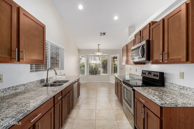 Foto del edificio - 1290 W Butler Dr