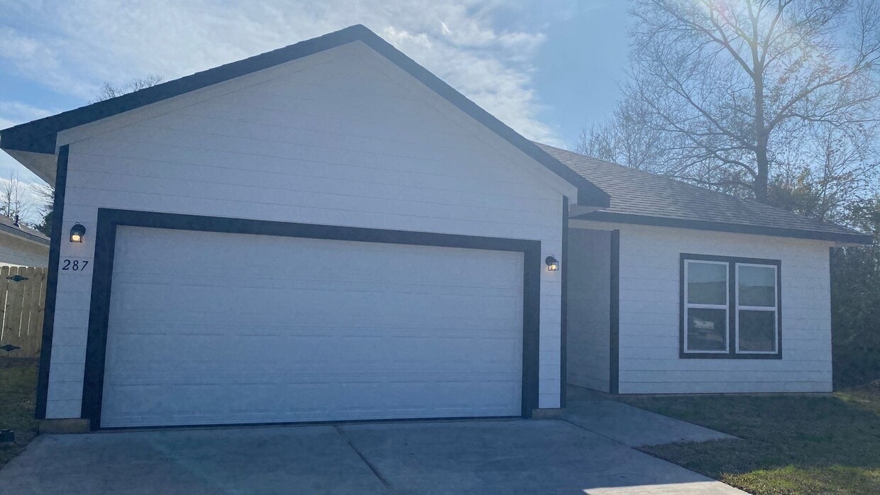 Foto principal - 287 County Rd-5102L