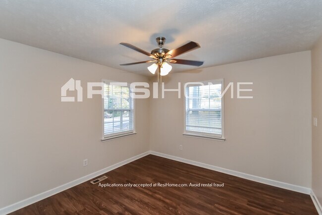 Building Photo - 5242 Hollyhock Rd