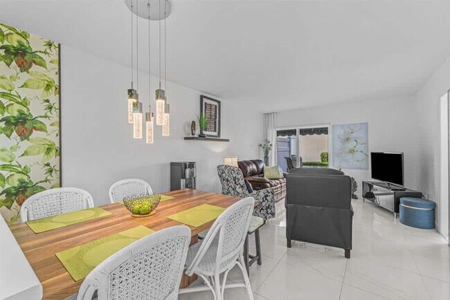 Building Photo - 154 Waterside Dr