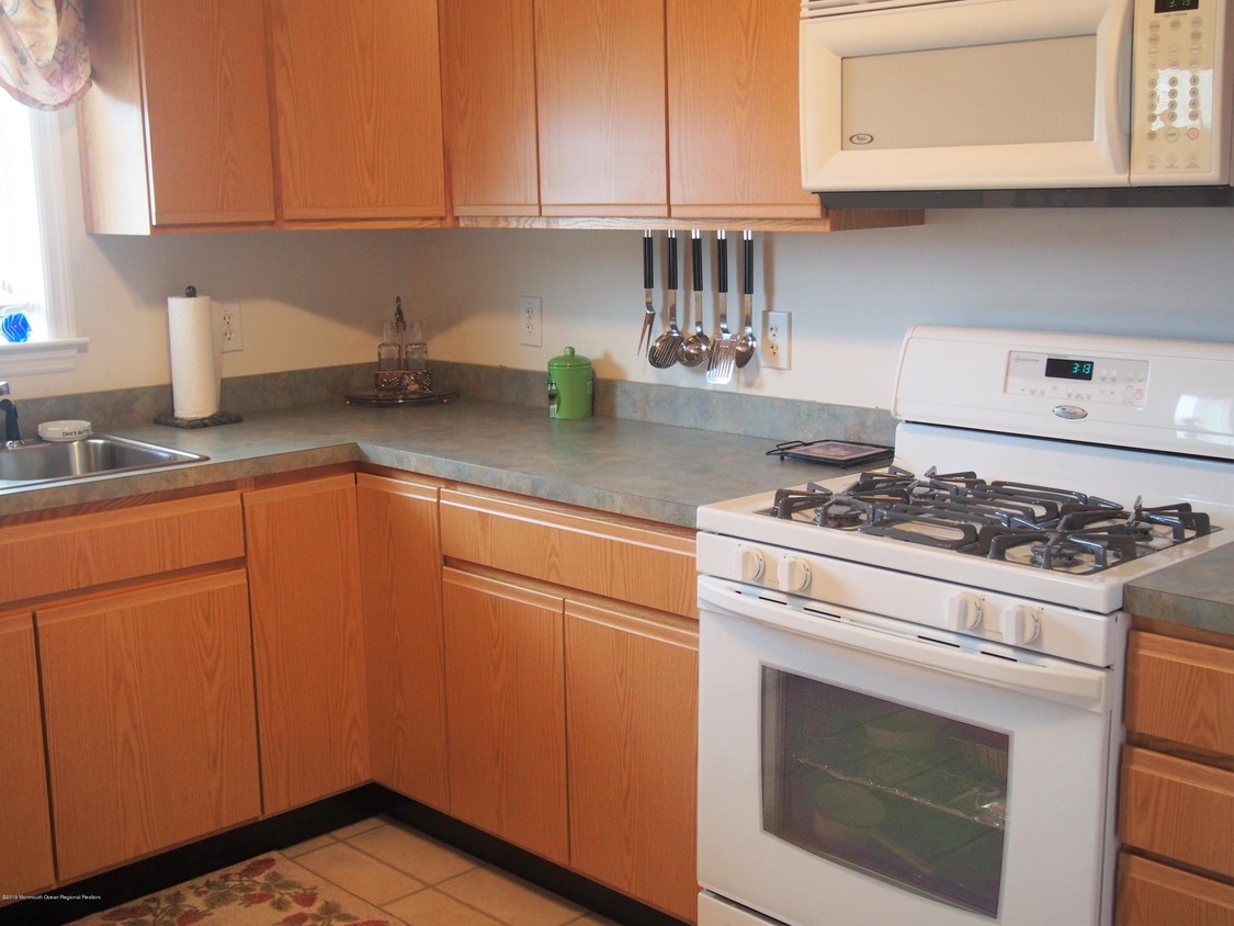 Primary Photo - 2 Lillie Rd