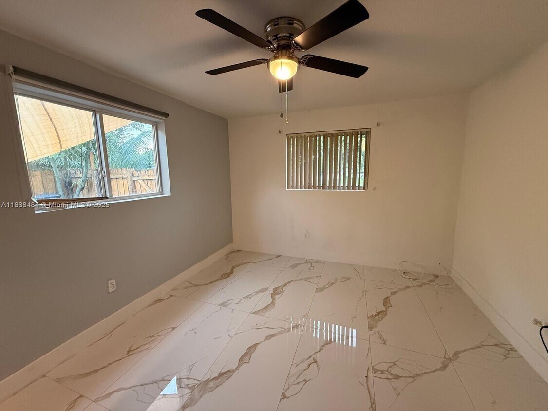 Foto principal - 15299 NE 14th Ave