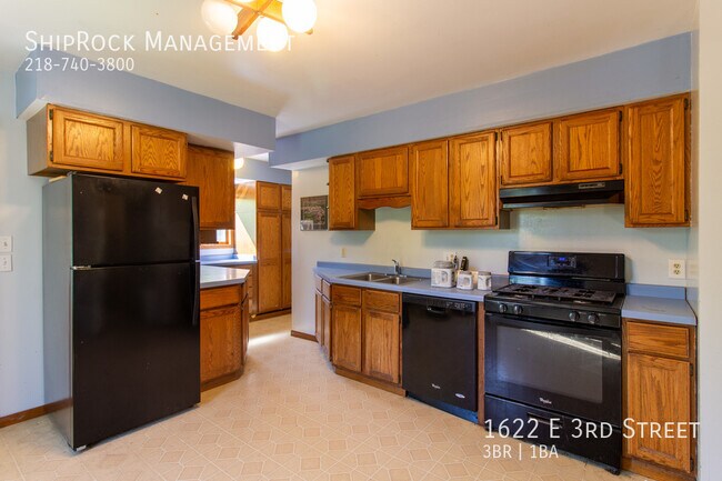 Foto del edificio - 1622 E 3rd St